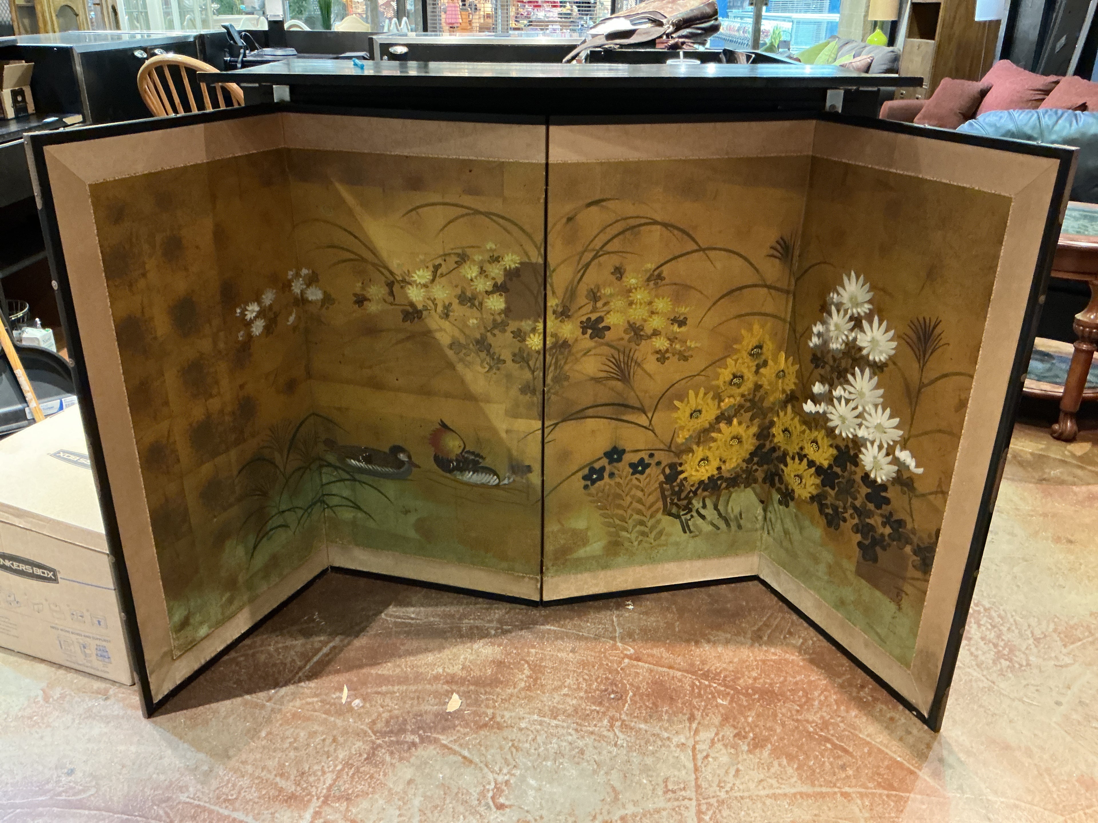 Antique screen