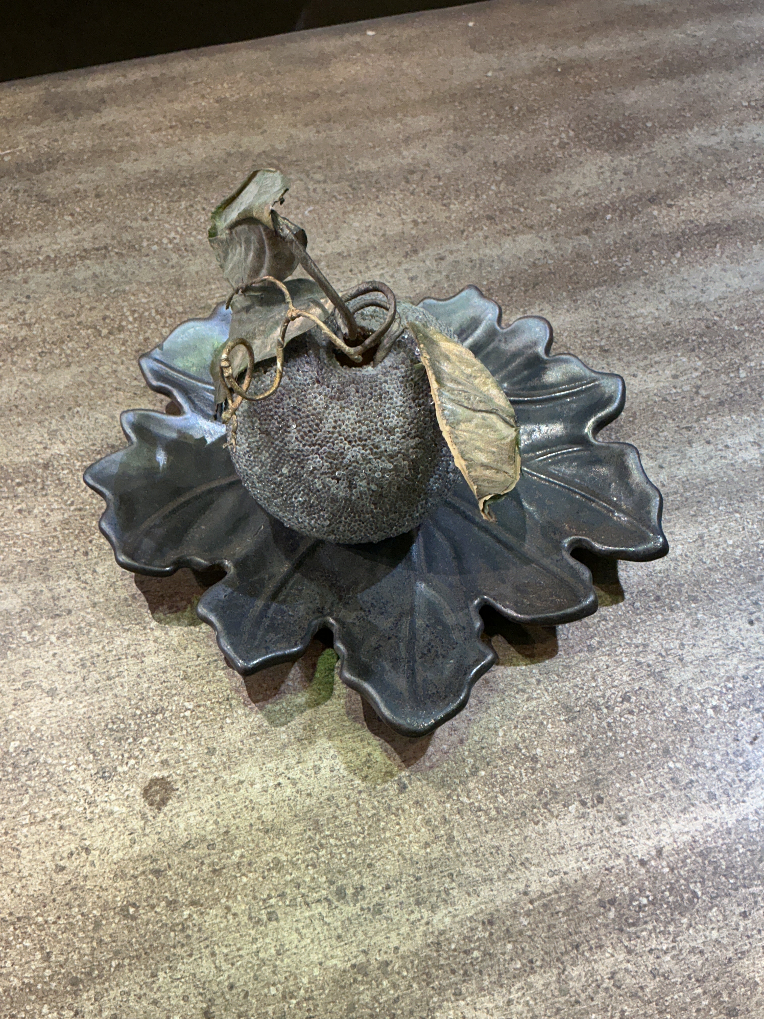 Apple leaf decor