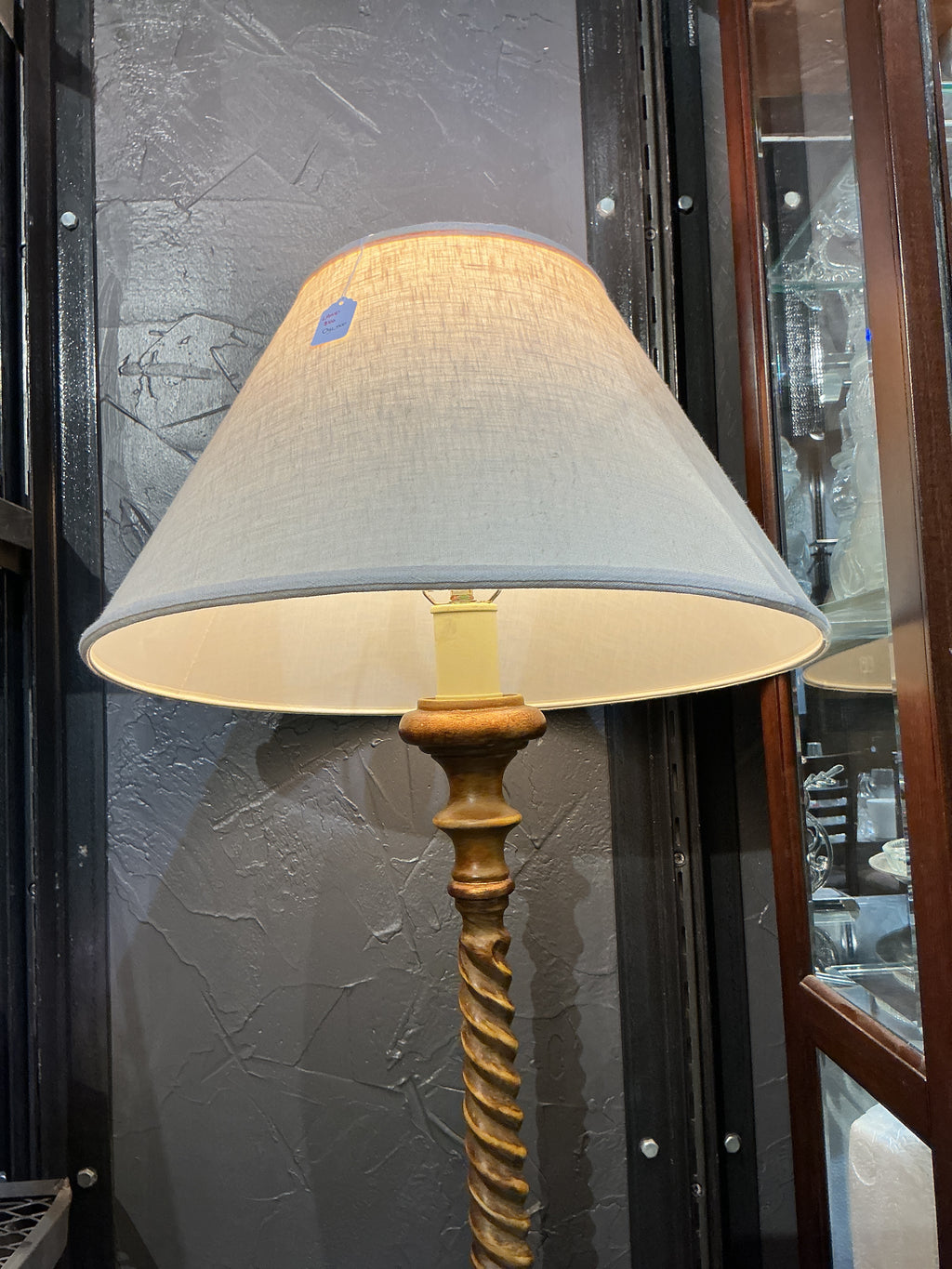 Traditional barley twist floor lamp with winning style shape