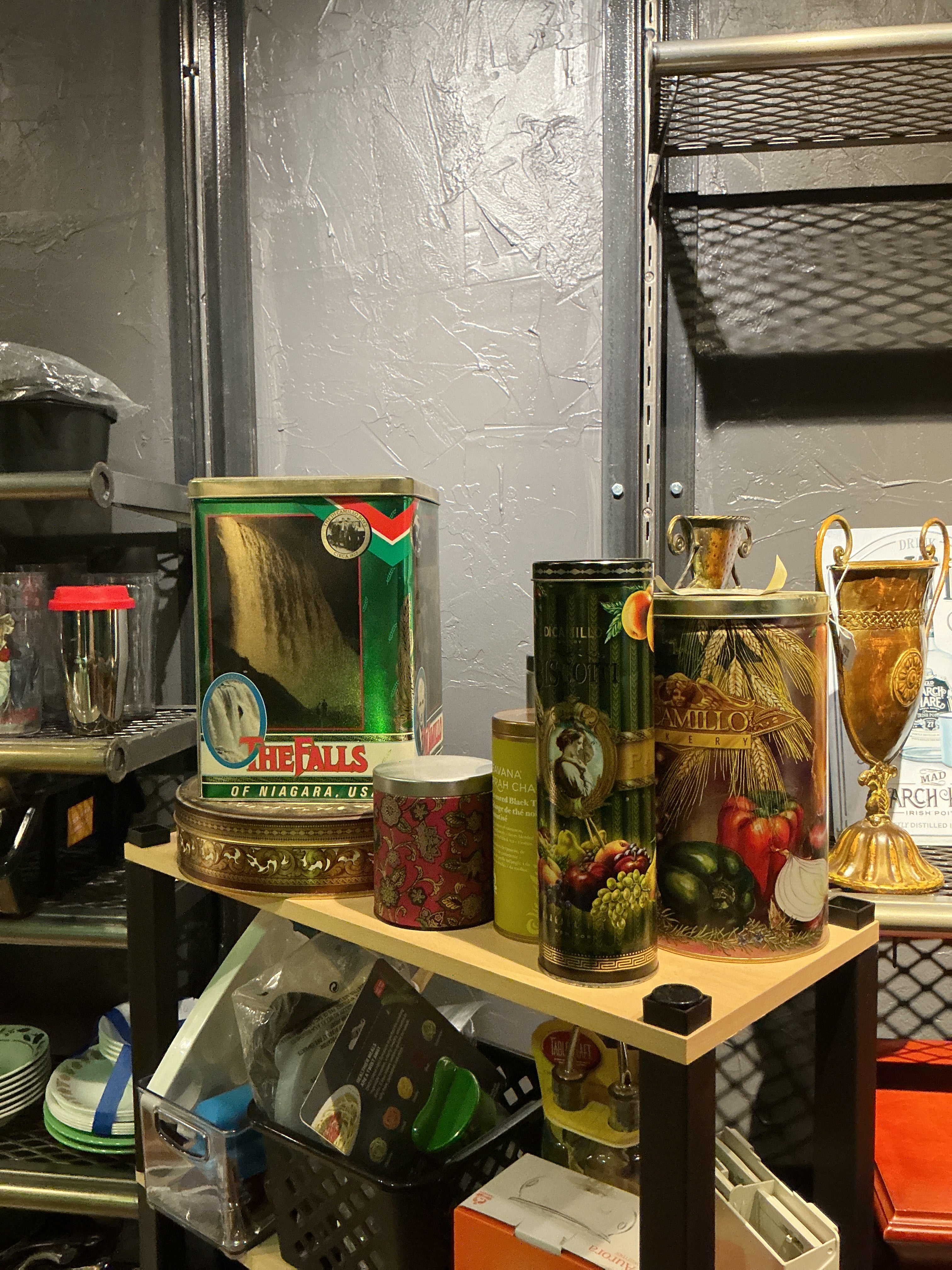 Tin containers