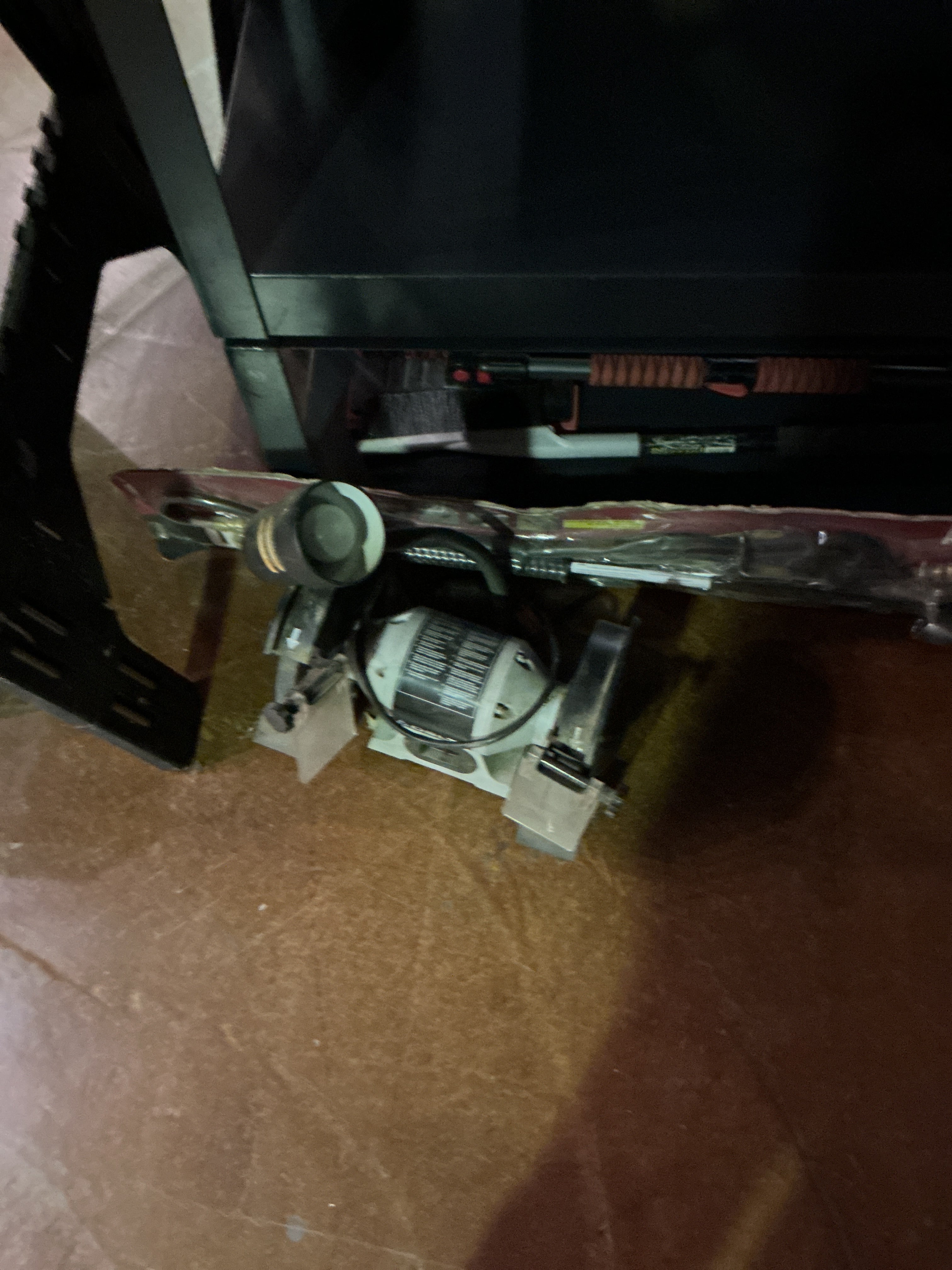 Bench grinder