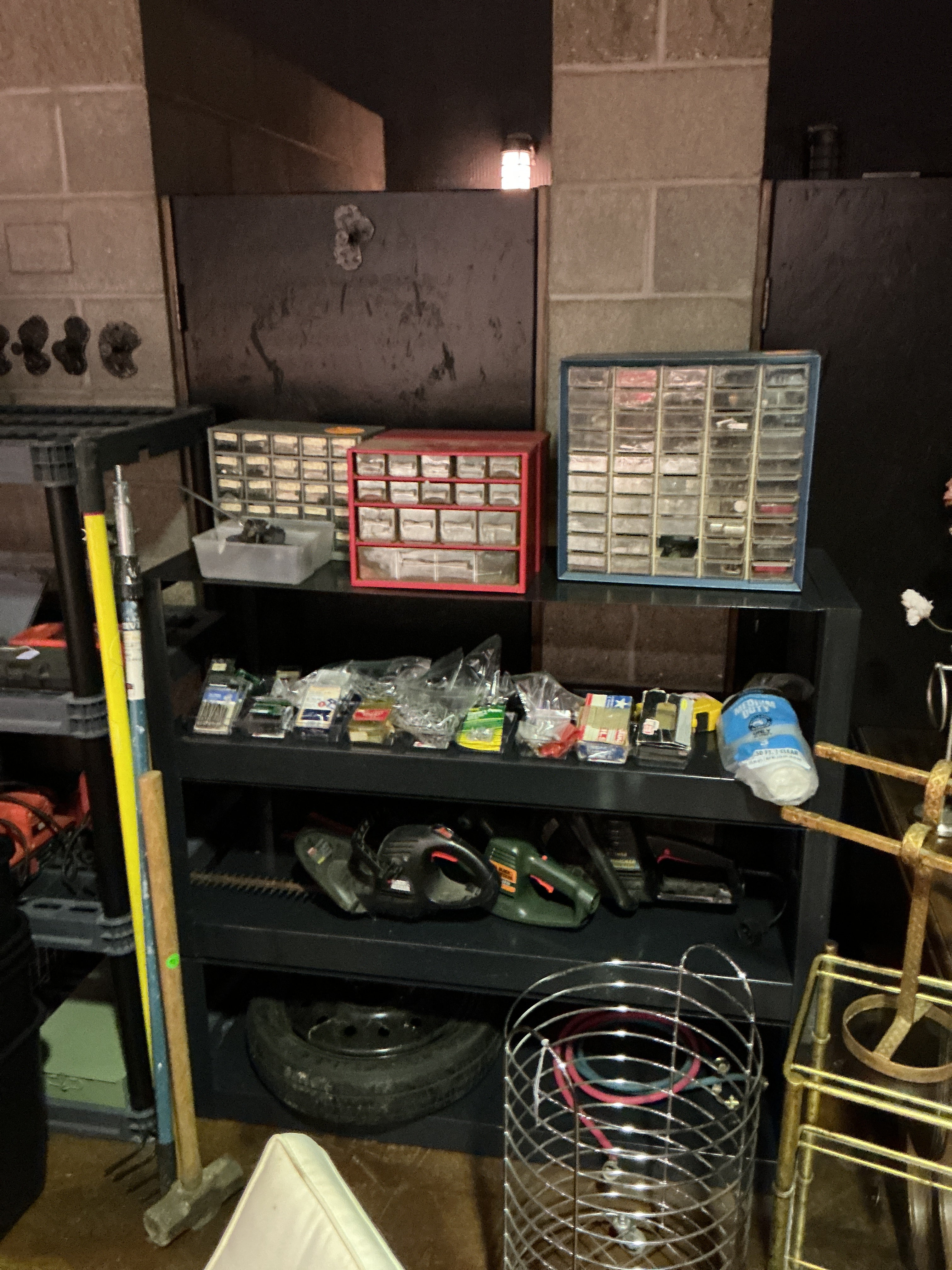 Multi-drawer hardware set