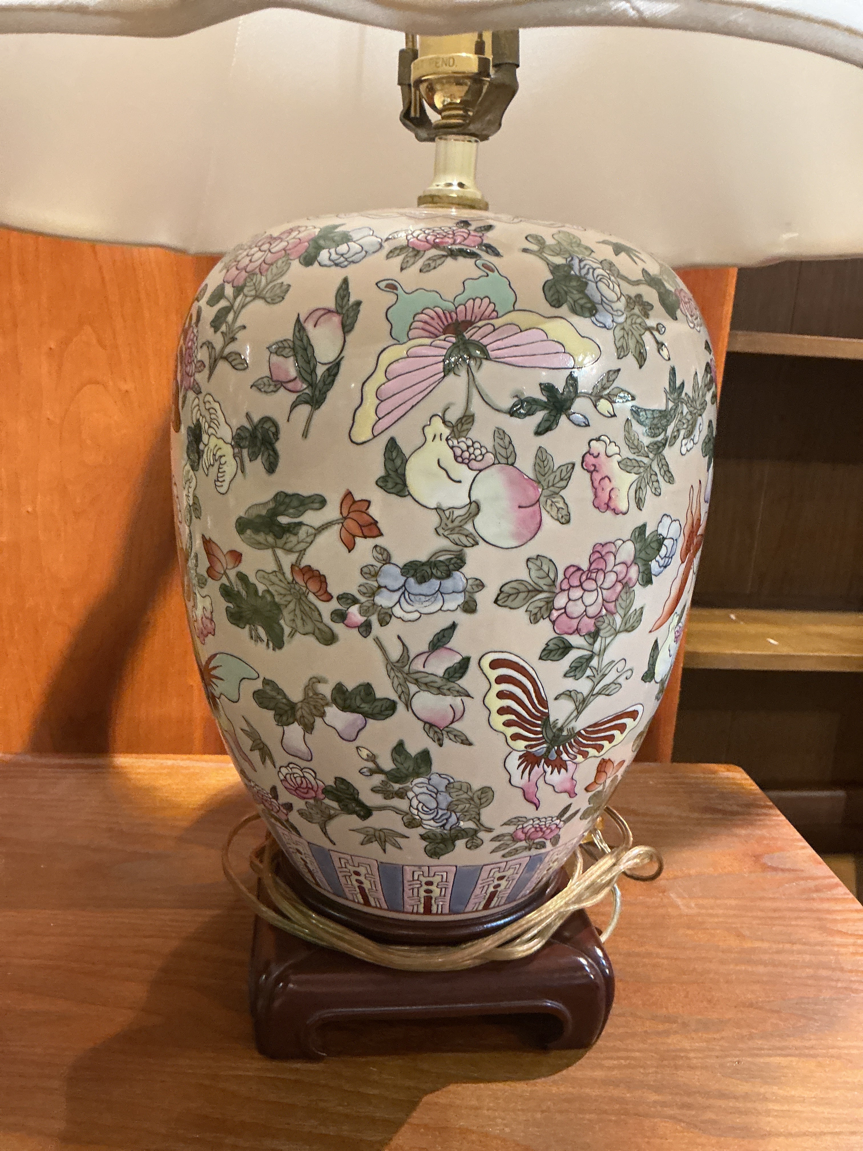 Asian style floral and butterfly porcelain table lamp